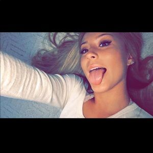 Meet your Posher, Dakota